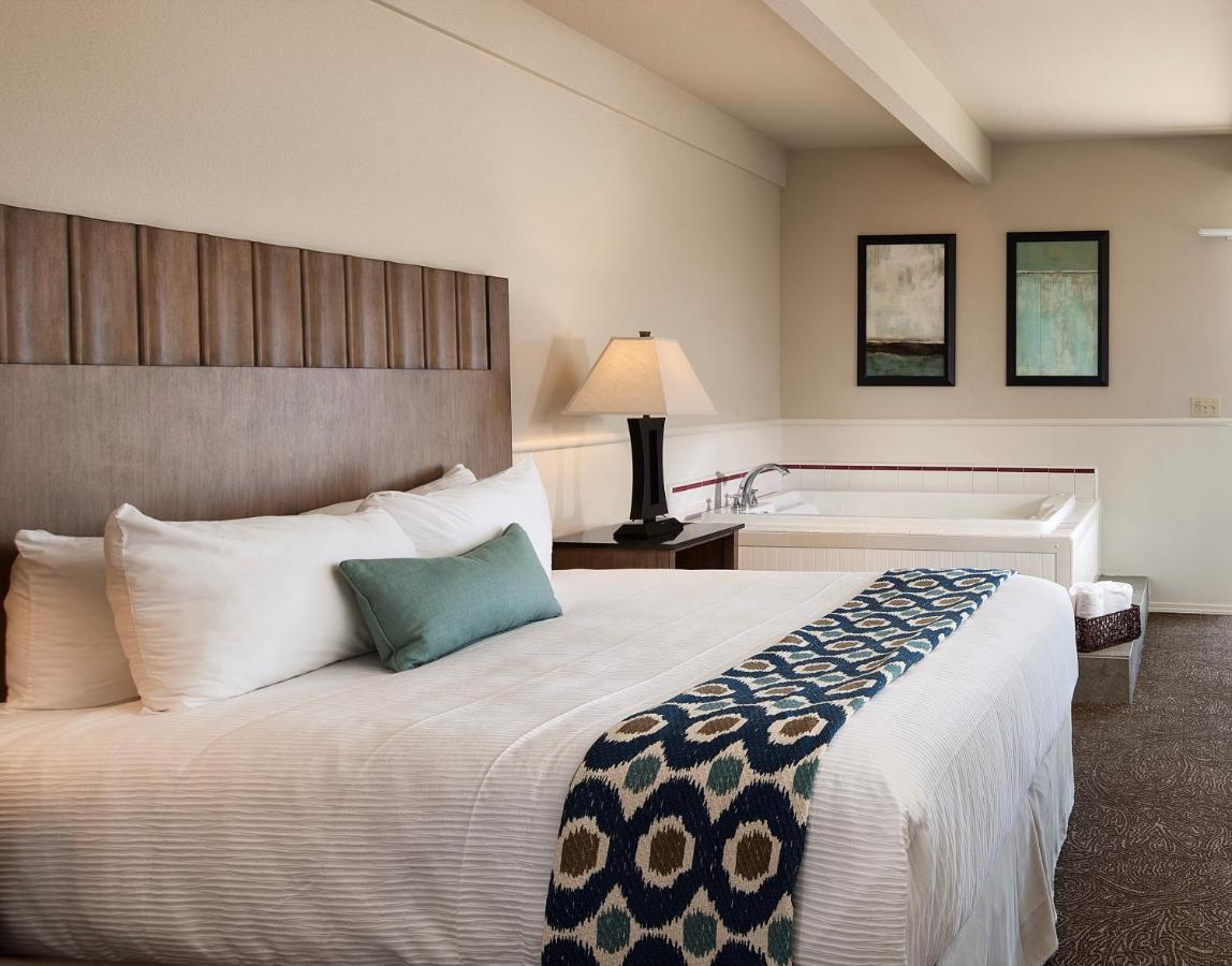 Cambria Landing Inn And Suites Екстер'єр фото
