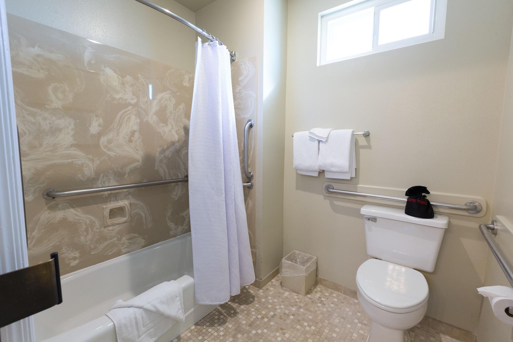 Cambria Landing Inn And Suites Екстер'єр фото
