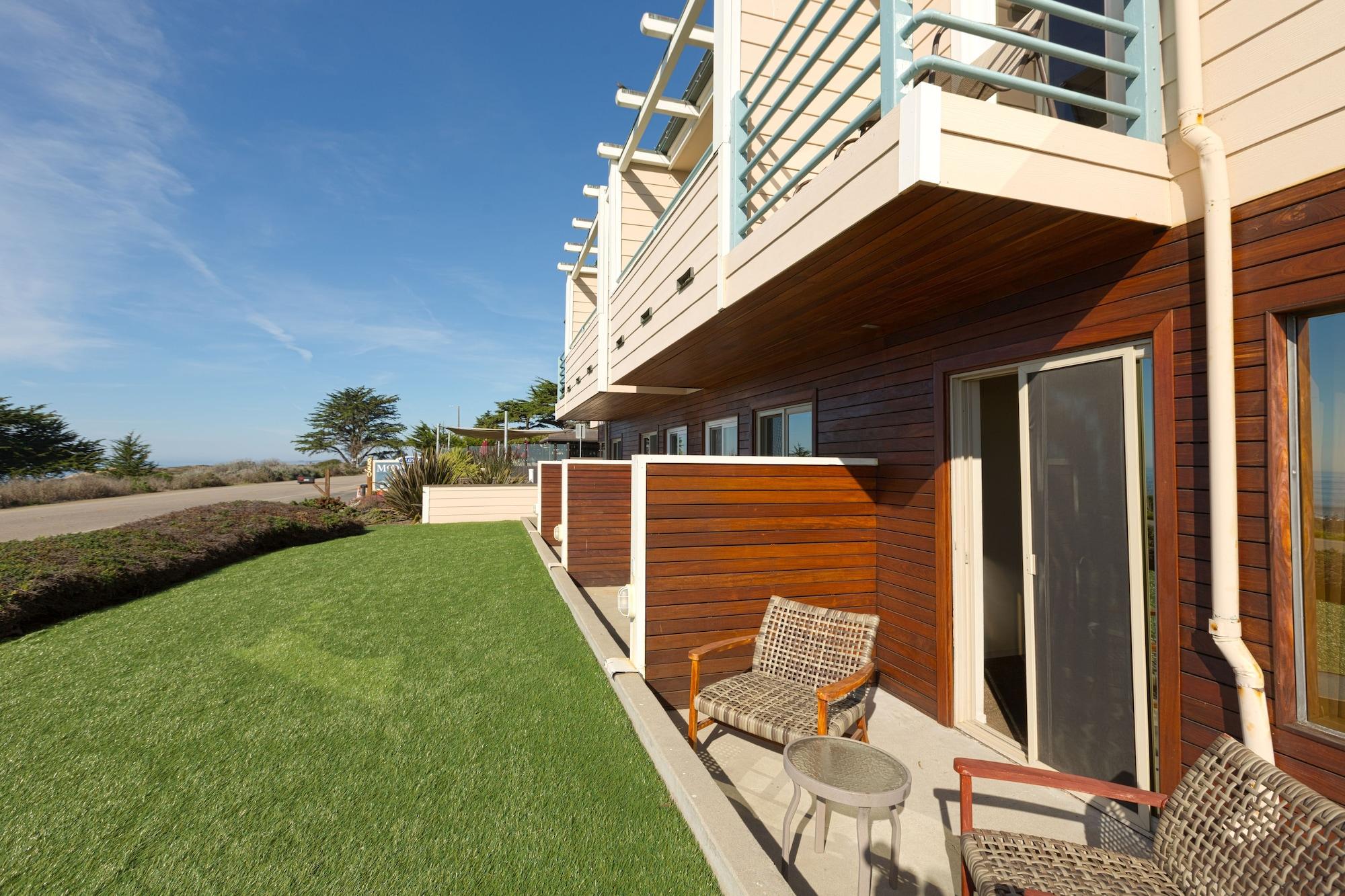 Cambria Landing Inn And Suites Екстер'єр фото