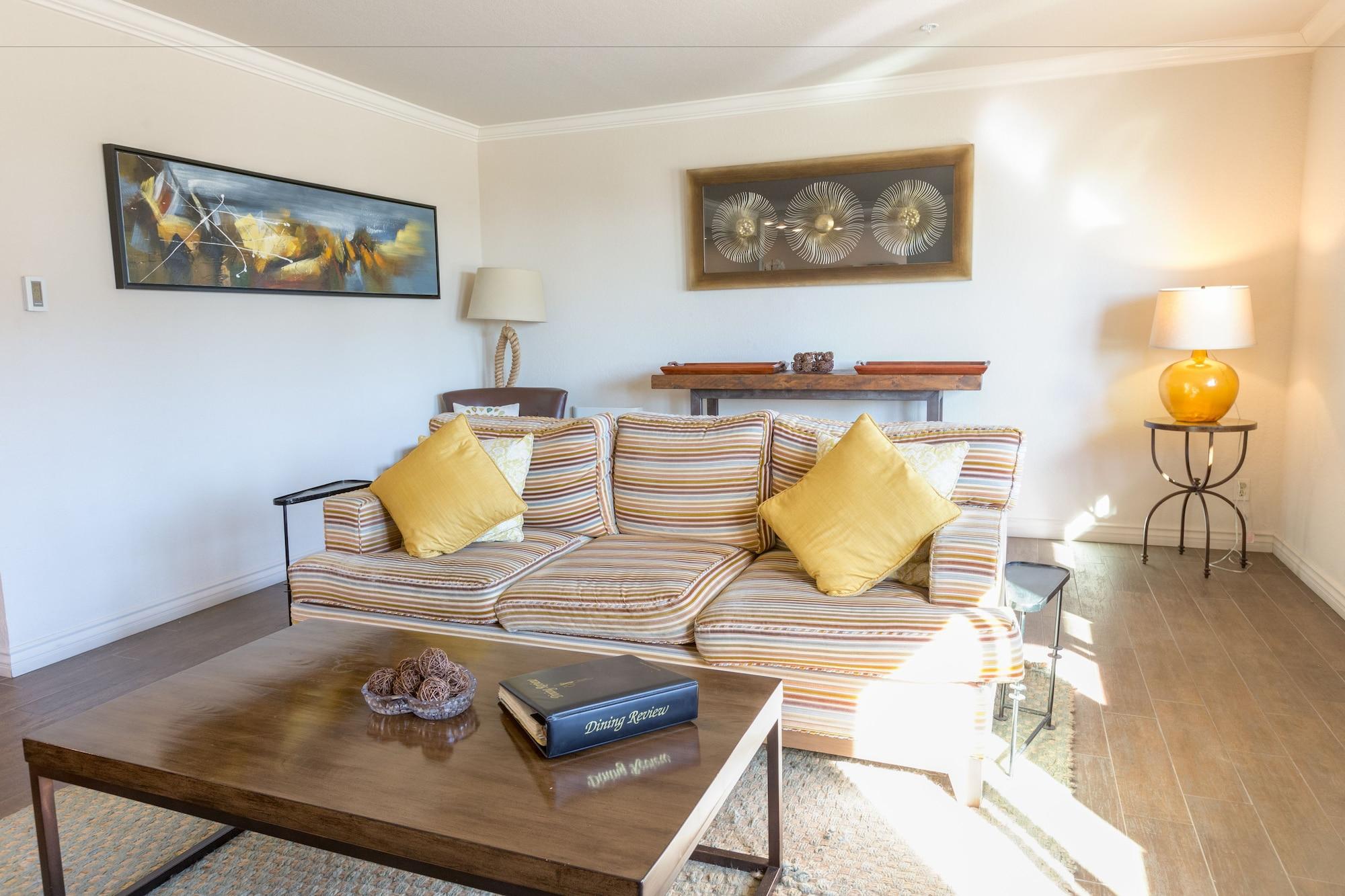 Cambria Landing Inn And Suites Екстер'єр фото